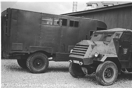 Bedford QLR, 4 x 4, 12V  (Side view, right side)