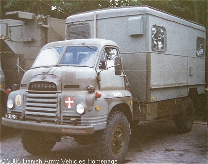 Bedford RLE, 4 x 4, 12 V, D (side view, left side)