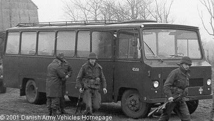 Bedford SB, 4 x 2, 12V (Front view, right side)