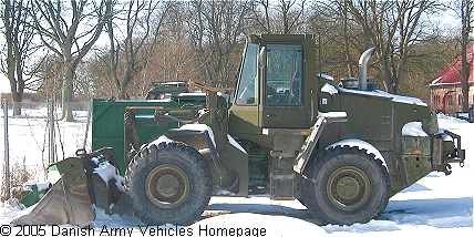 Case 721, 4 x 4, 24V, D (Side view, left side)