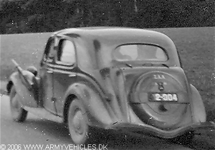 Ford V8 Sedan, 4 x 2 (Rear view, left side)