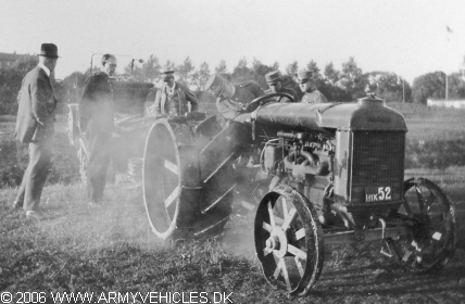 Fordson Tractor (Side view, right side)