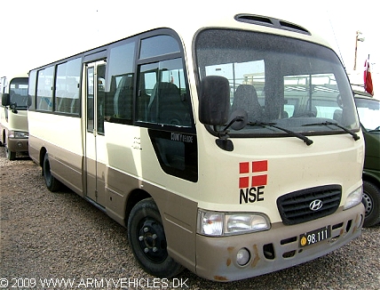 Hyundai County, 4 x 2 (Front view, right side)