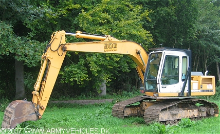 Liebherr R900 (Front view, left side)