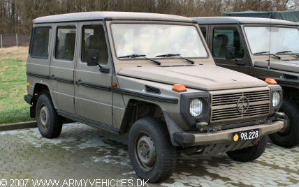 Mercedes 290 GD, 4 x 4, 12V, D (Front view, right side)