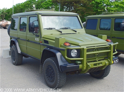 Mercedes G280CDI/28, 4 x 4, 12/24V (Front view, right side)