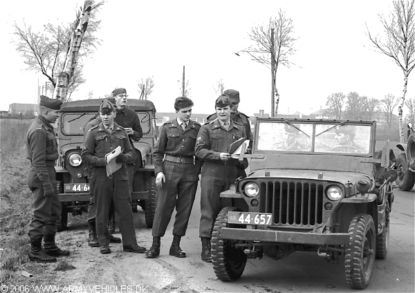 Willys MB, 4 x 4, 6V (Front view, left side)